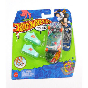 2022 Hot Wheels HW Skate T-Rex & Roll Tony Hawk Finger Boards with Shoes NEW